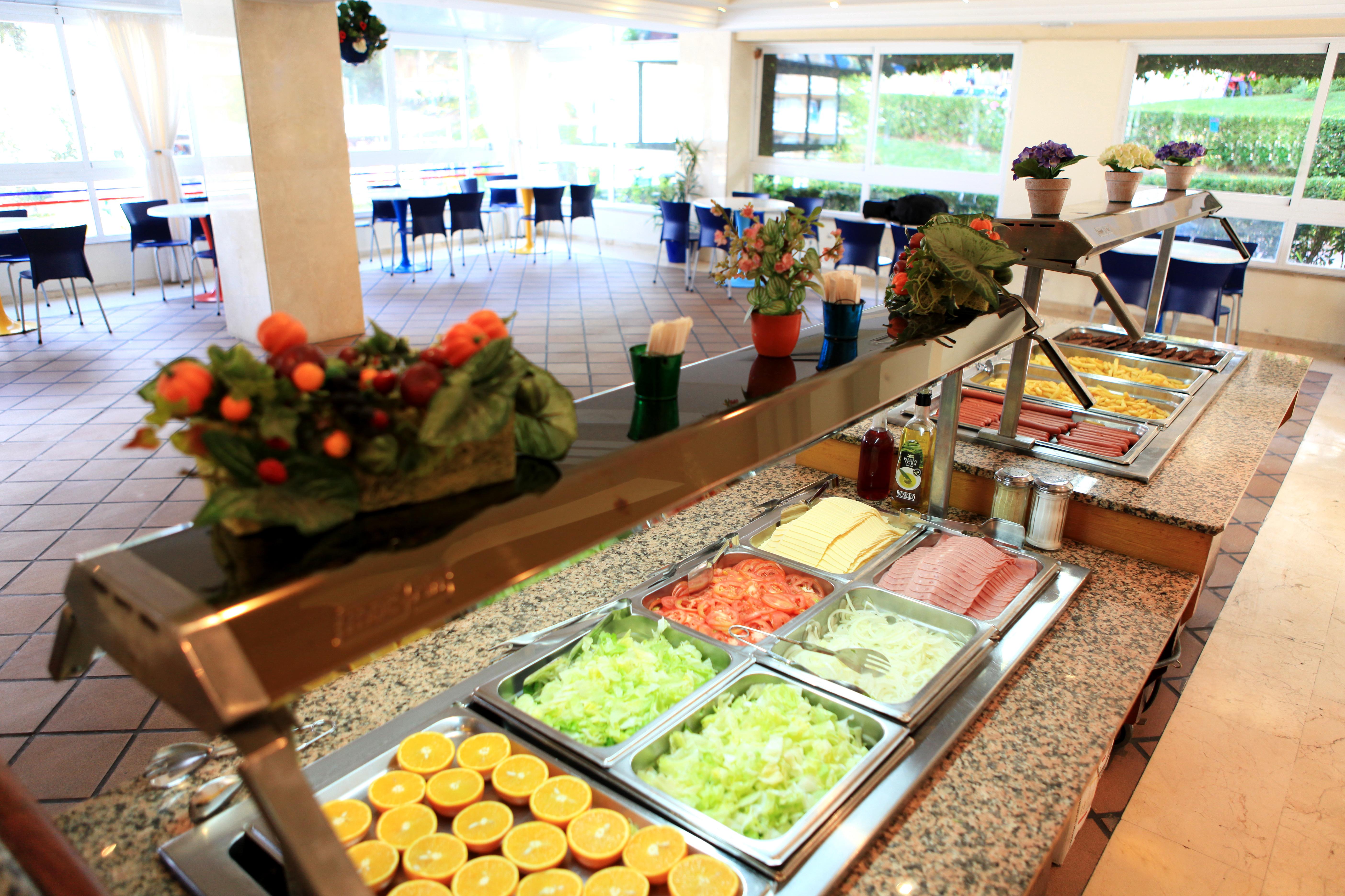 Hotel Sahara Nubia Gobi Ses Cadenes Exterior foto Breakfast buffet at a hotel
