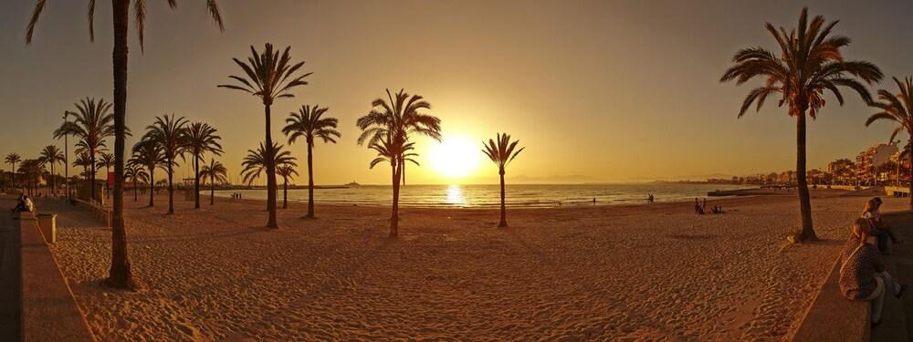 Hotel Sahara Nubia Gobi Ses Cadenes Exterior foto Panorama of the beach at Torrevieji